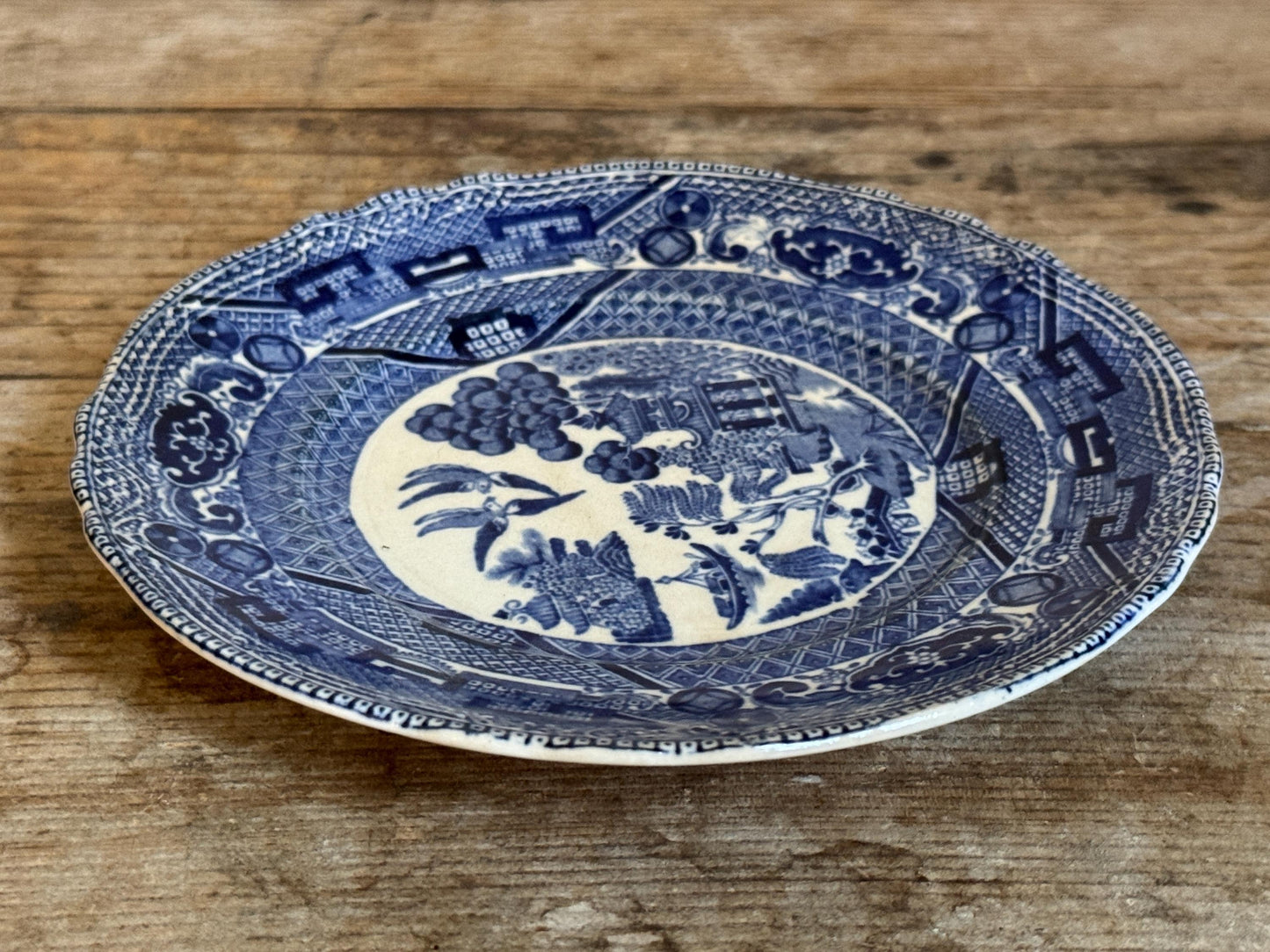Antique 6" Dessert Plate Buffalo Pottery 1907 Blue Willow White Transferware Royal Tudor Ware