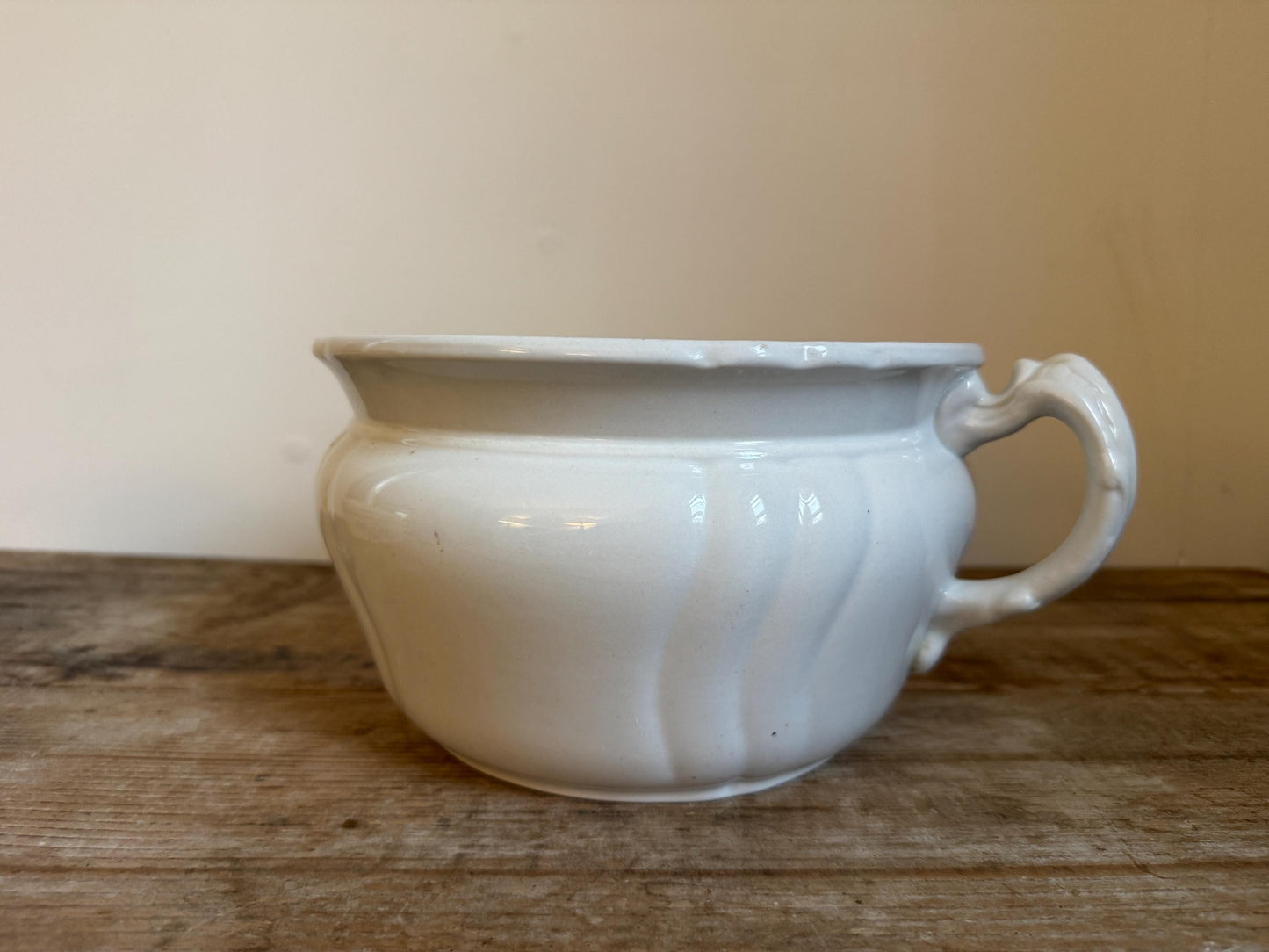 White Johnson Brothers Ironstone Chamber Pot Bowl Farmhouse Crazed Stained
