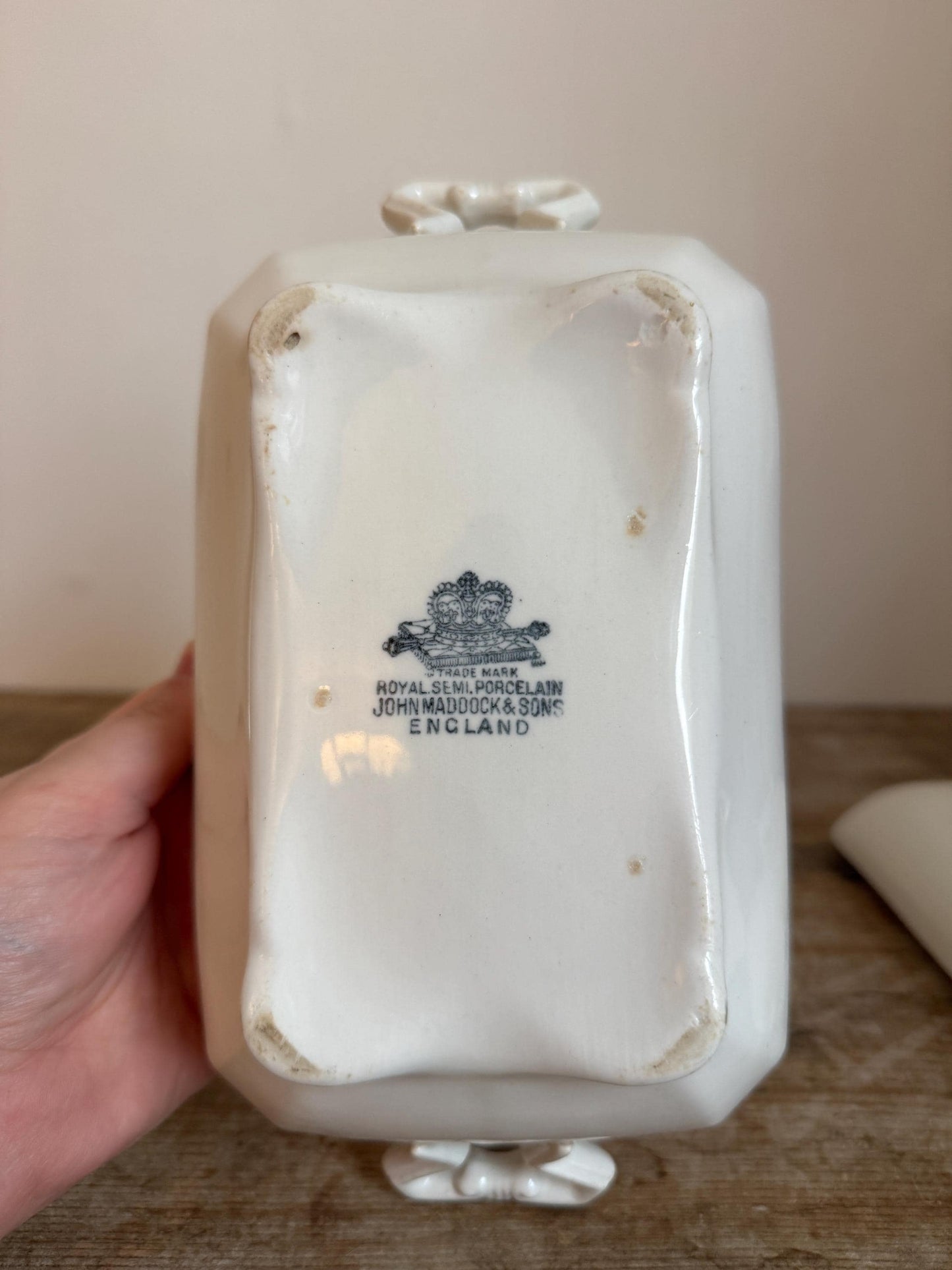 Antique John Maddock & Sons England Pottery White English Ironstone Covered Vegetable Dish Tureen