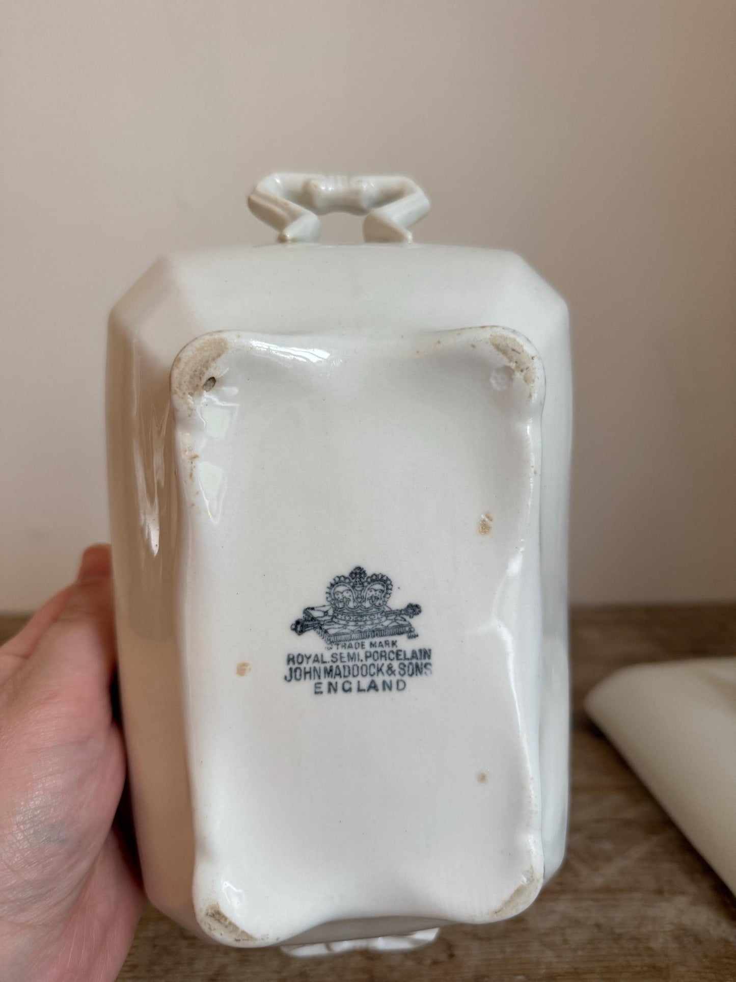 Antique John Maddock & Sons England Pottery White English Ironstone Covered Vegetable Dish Tureen