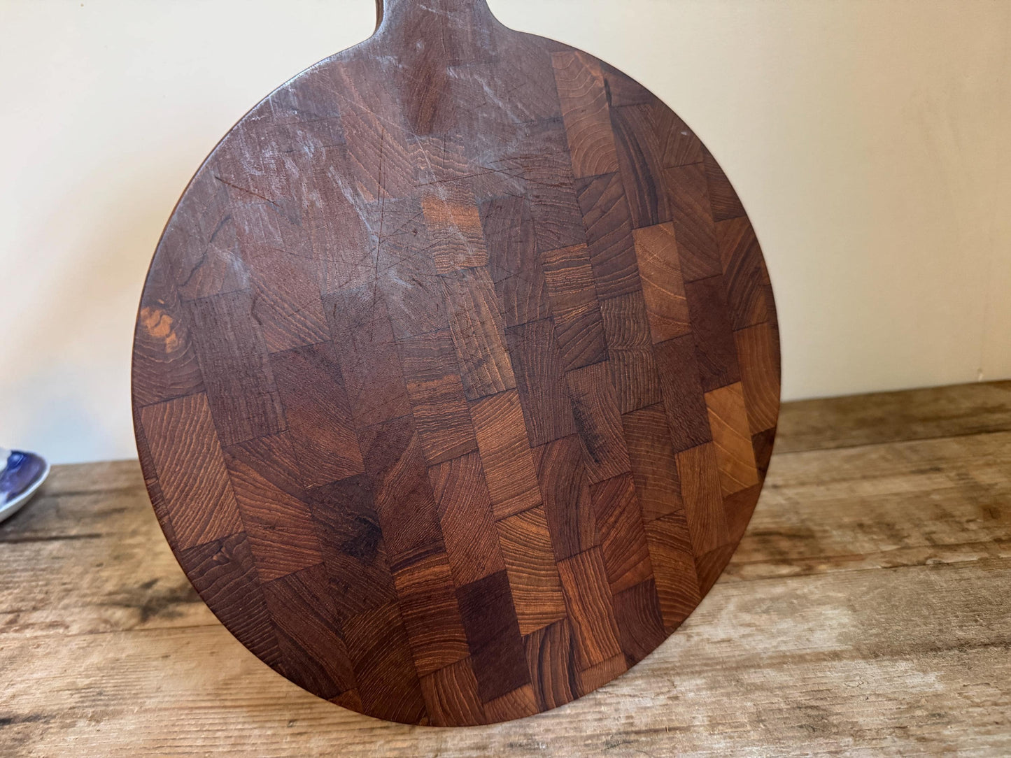 Vintage Dansk Rounded Thin Brown MCM Cutting Board with Handle Jens Quistgaard