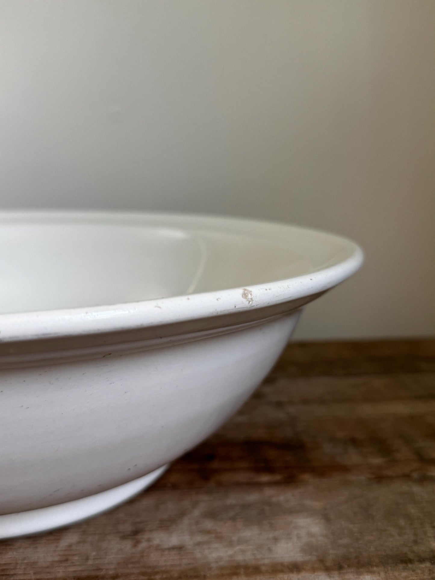 Antique White Maddock & Co Large Fruit Bowl Center Serving Piece Basin
