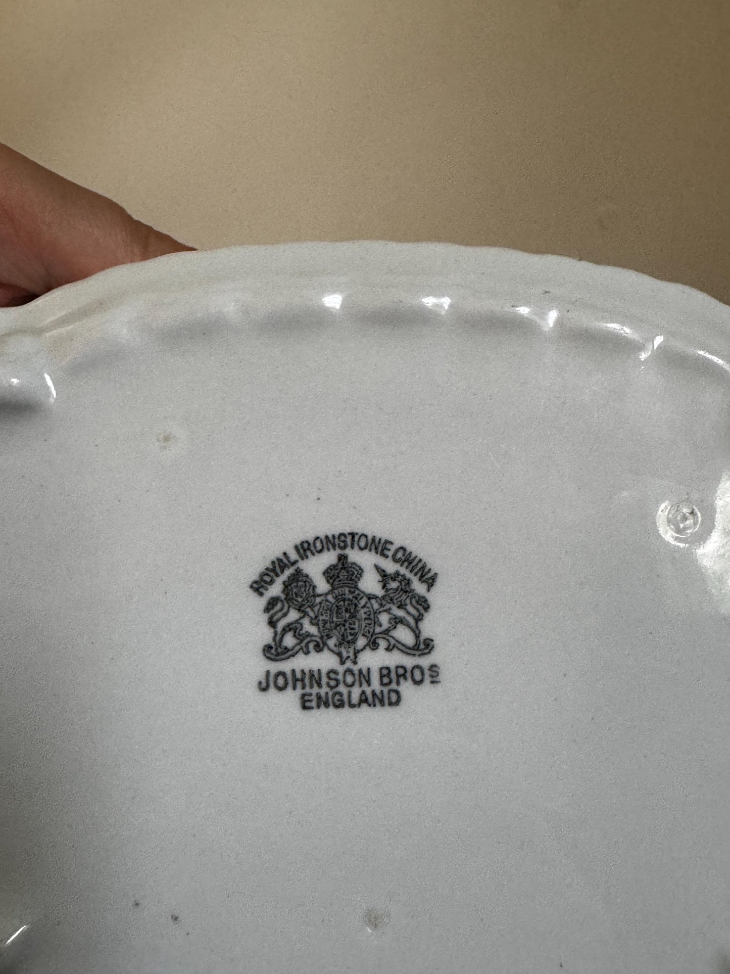 Johnson Bros White Covered Ironstone Lidded Vegetable Dish Tureen