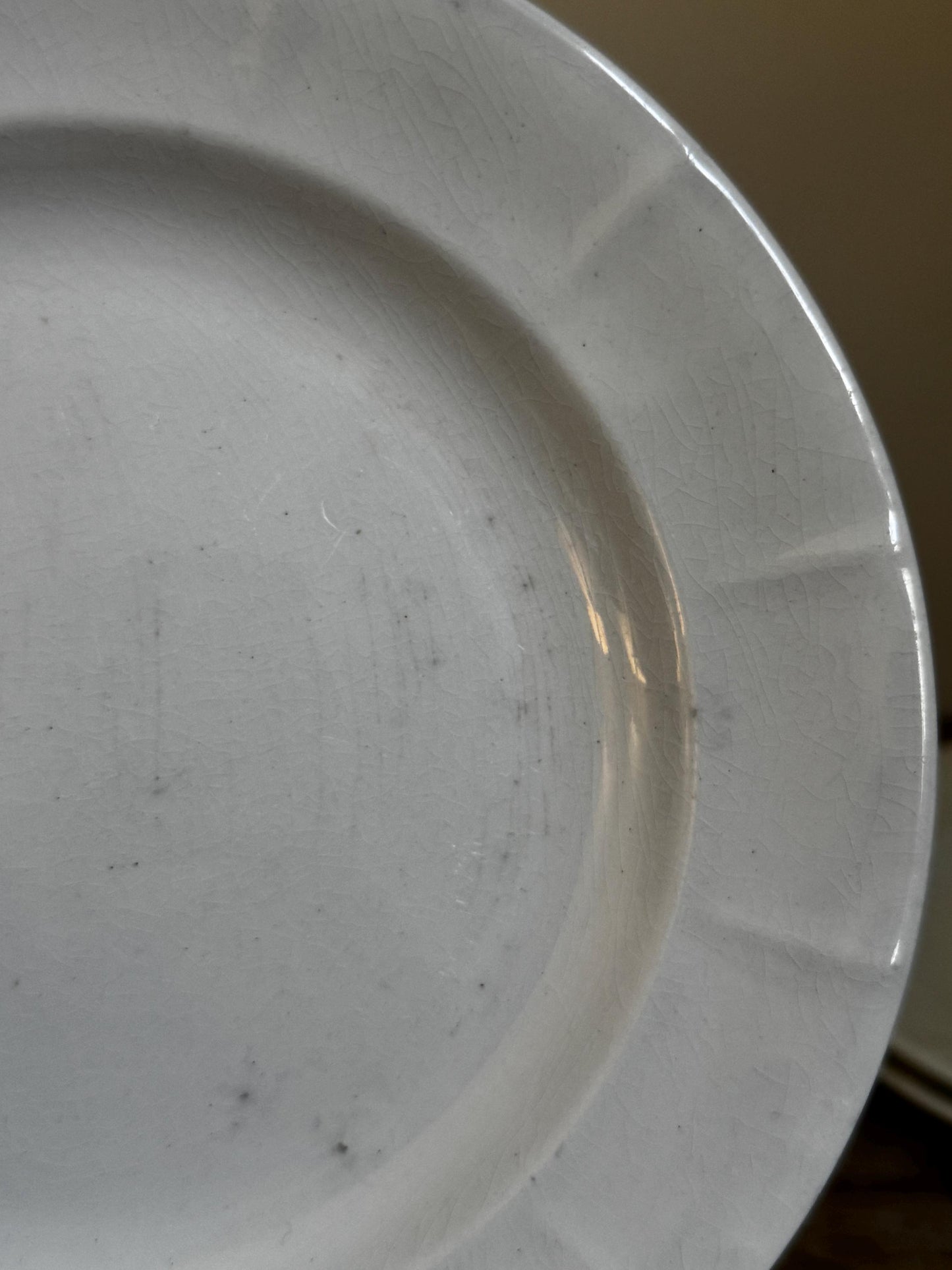 Antique J&G Meakin Set of 4 Ironstone White Ironstone Crazing 9.25 Chunky Plate Dinner Serving Piece