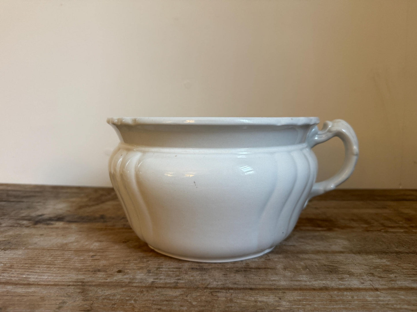 White Johnson Brothers Ironstone Chamber Pot Bowl Farmhouse Crazed Stained