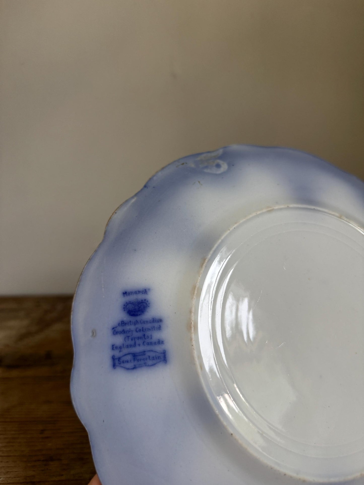 Antique Crockery Co. Monarch Flow Blue 9.25" Dinner Plate Scalloped Edge