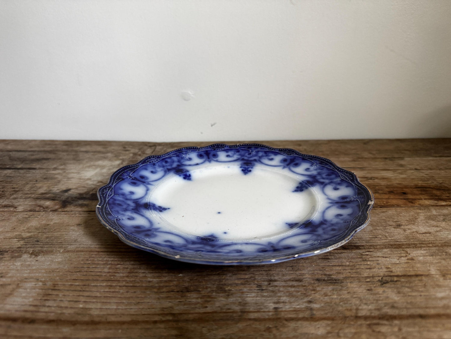 Antique Crockery Co. Monarch Flow Blue 9.25" Dinner Plate Scalloped Edge