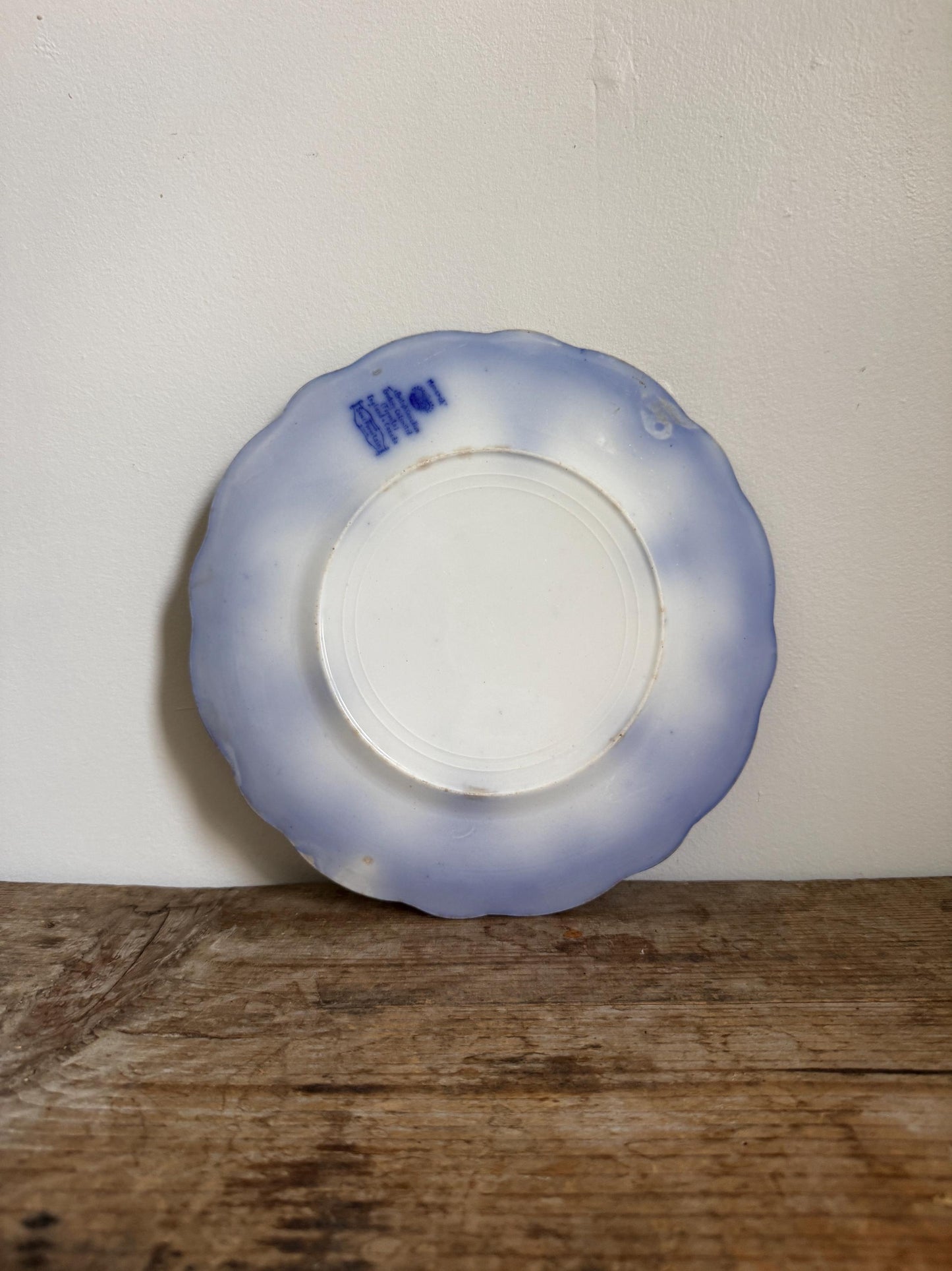 Antique Crockery Co. Monarch Flow Blue 9.25" Dinner Plate Scalloped Edge