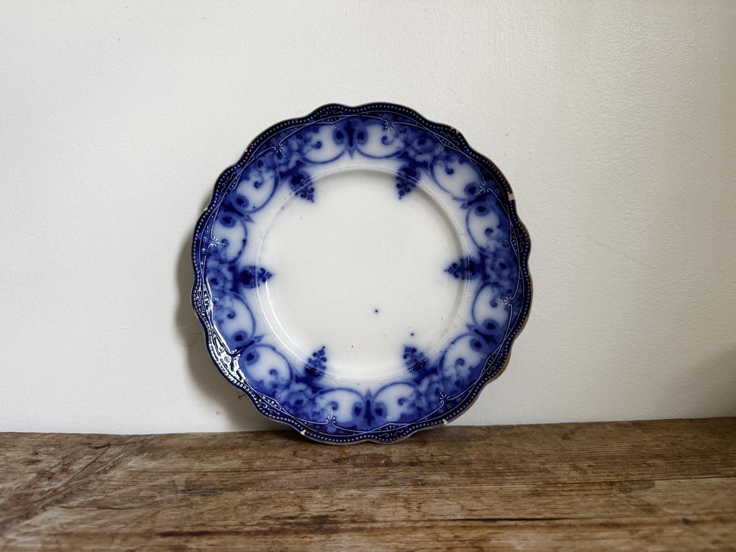 Antique Crockery Co. Monarch Flow Blue 9.25" Dinner Plate Scalloped Edge