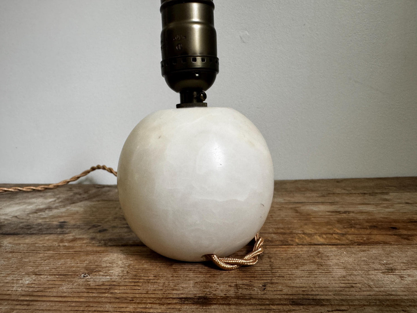 Alabaster Vintage Mini Orb Boudoir Antique Neoclassical Cream White Stone Table Lamp Antique Vintage  Gold