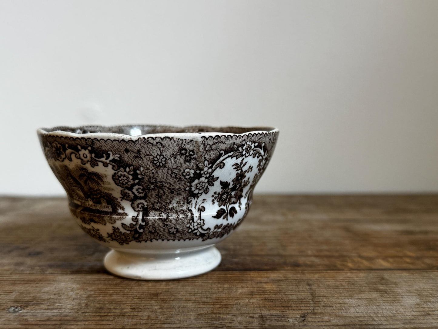 Antique William Ridgways Oriental Brown White Transferware Mini Waste Bowl Tea Cup Scalloped 1830s